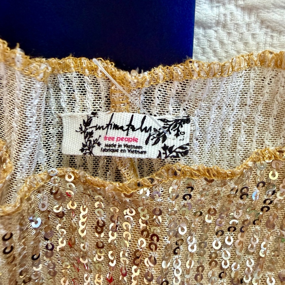 FREE PEOPLE Gold Sequin Floral Top Size Large Long Sleeve Sheer Stretch - Picture 5 of 6